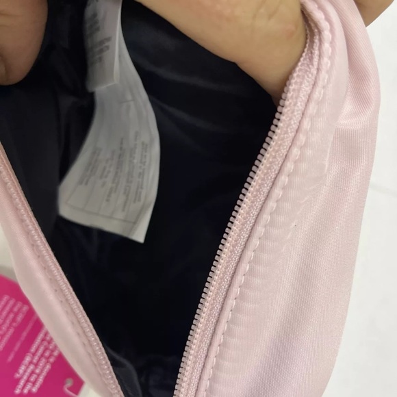 Danskin *BCRF* Pink Pastel Fanny Pack,

MSRP$25


New. - Picture 6 of 6